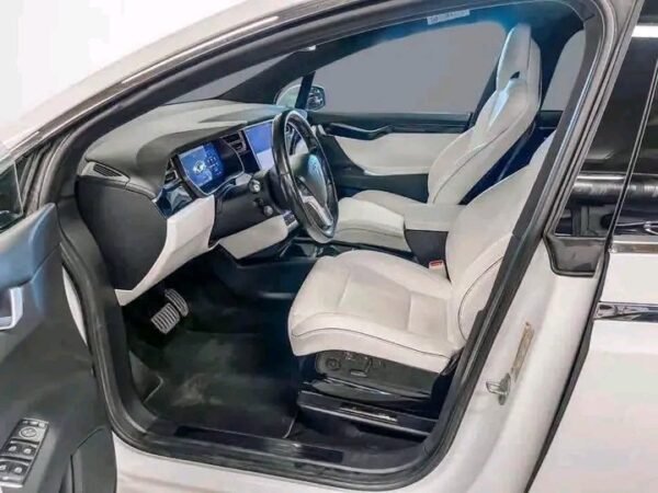 2026/07/1000169899.jpg Tesla Model 6-seater